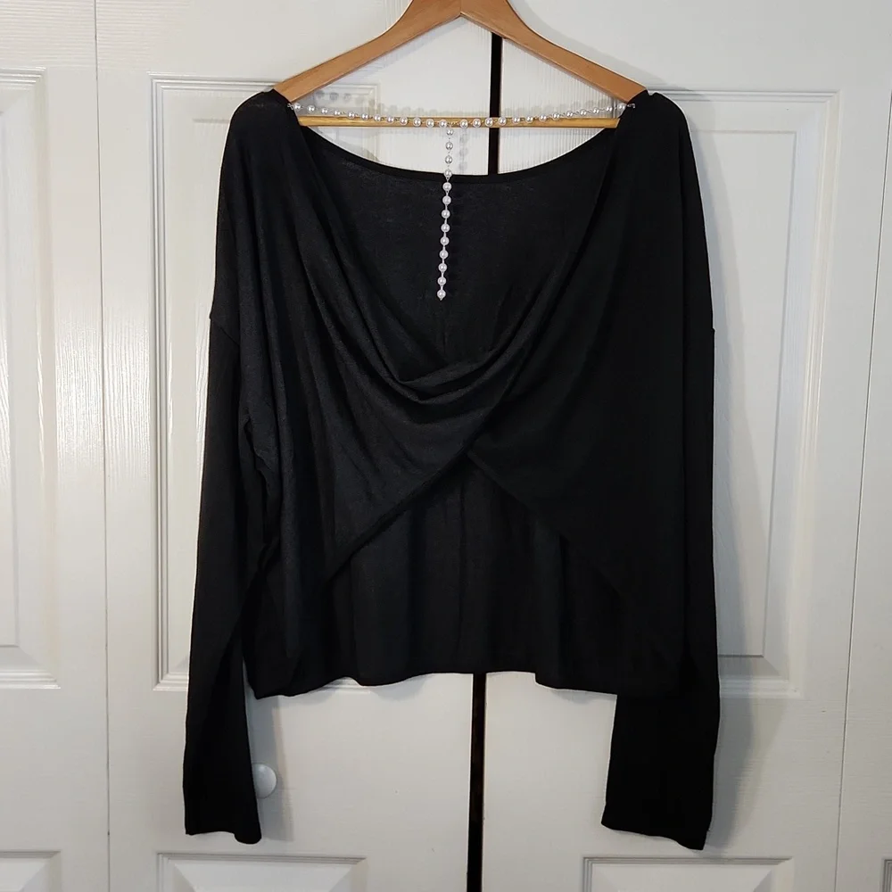 Chic Me Black Long Sleeve Top Size‎ XL Criss Cross Back With Pearls Chic Evening